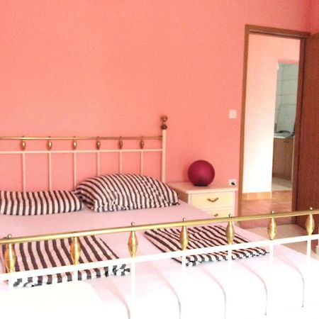 Yellow House Experience Aparthotel Pag Island Bagian luar foto