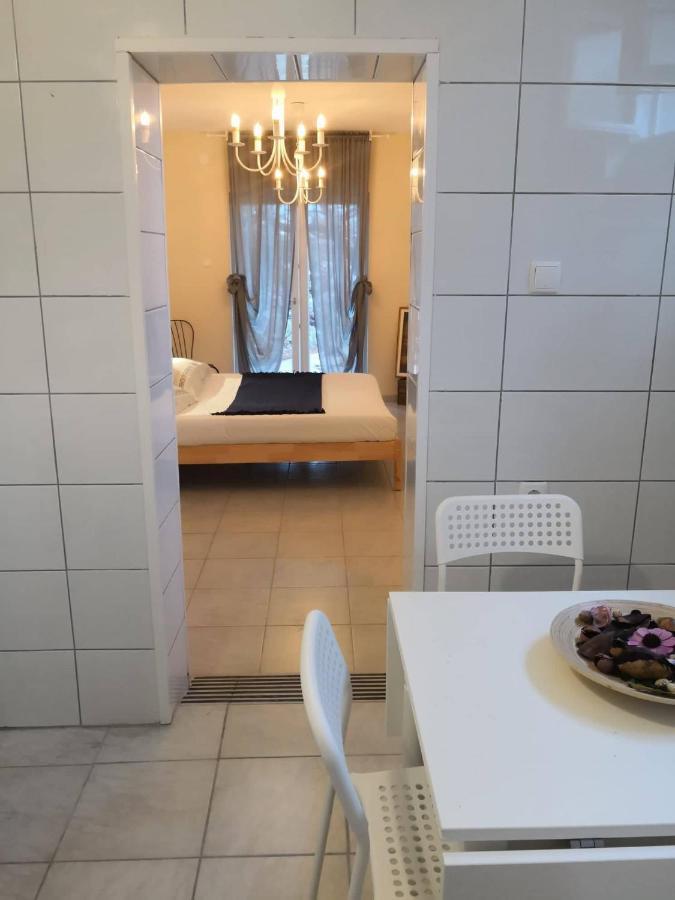 Yellow House Experience Aparthotel Pag Island Bagian luar foto